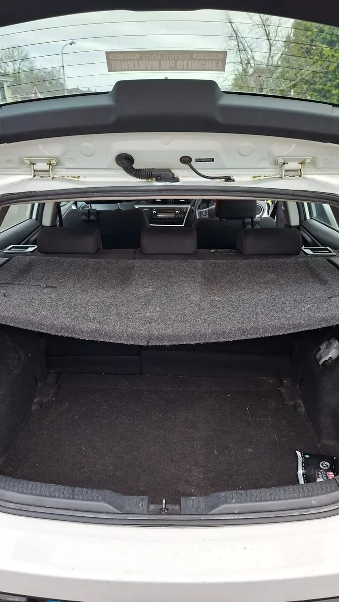 Toyota Auris 2013 - Image 4