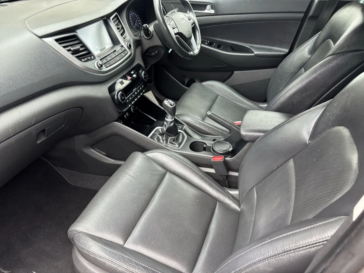 Hyundai Tucson IX35 1.7 PREMIUM SUNROOF LEATHER - Image 3