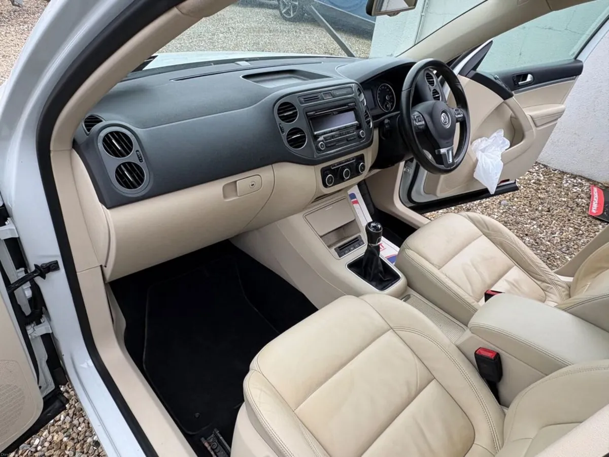 Volkswagen Tiguan 2.0 TDI 140 Sport - Beige Leathe - Image 2