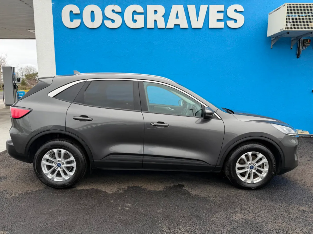 Ford Kuga Titanium Model 1.5 Diesel 120Bhp * REVER - Image 2