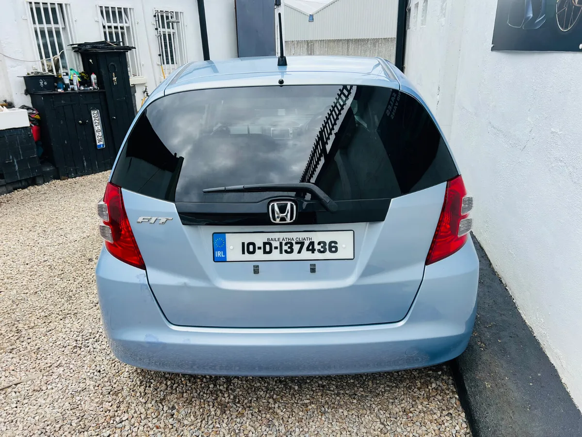 2010 Honda Fit 1.3 Petrol **Low kms** - Image 4