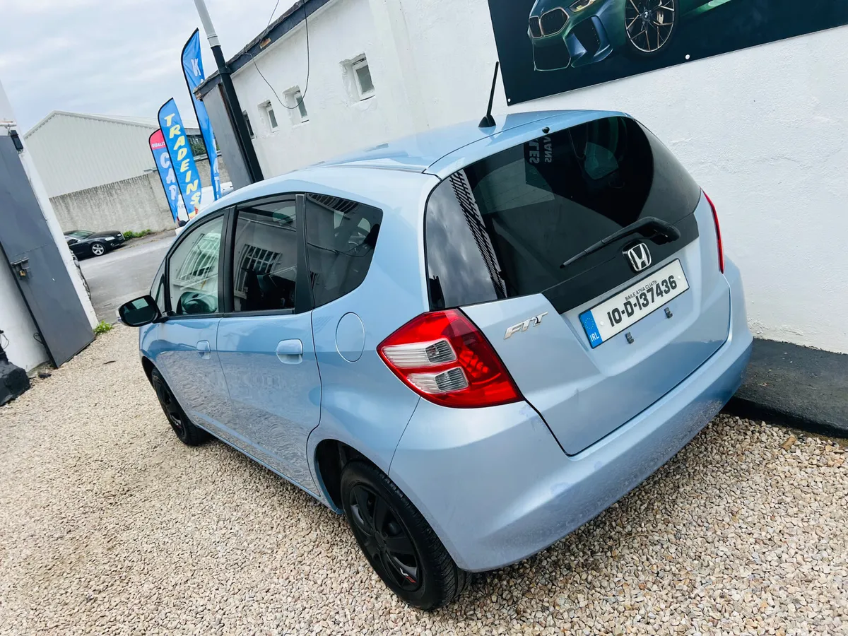 2010 Honda Fit 1.3 Petrol **Low kms** - Image 3