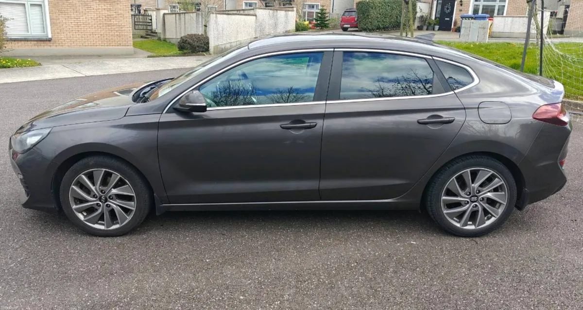 182 Hyundai i30 Fastback *Quick sale moving abroad - Image 4