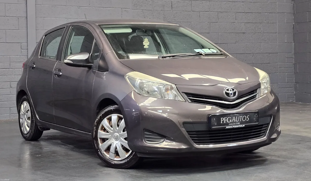 13 Yaris low kms - Image 1