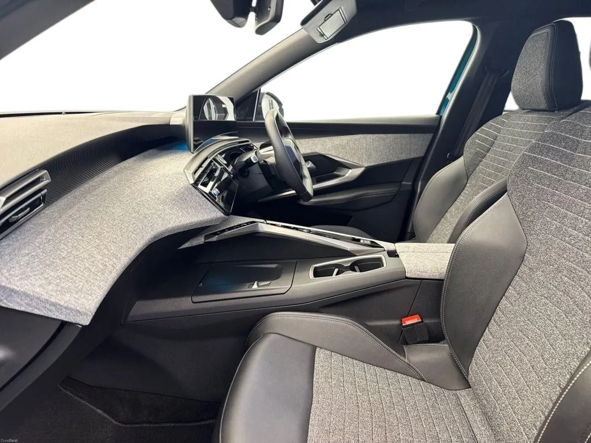 Peugeot 5008 1.2 HYBRID ALLURE *JUST IN* €110 PER - Image 3