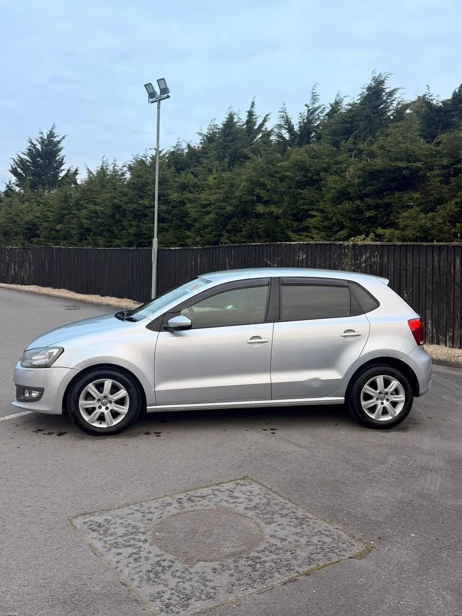 Silver Volkswagen polo 1.2tdi automatic DSG - Image 4