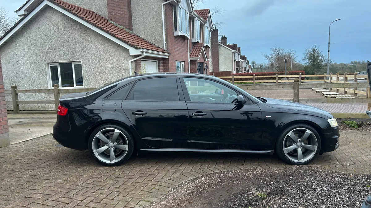 Audi A4 s line  black edition 2014 - Image 2