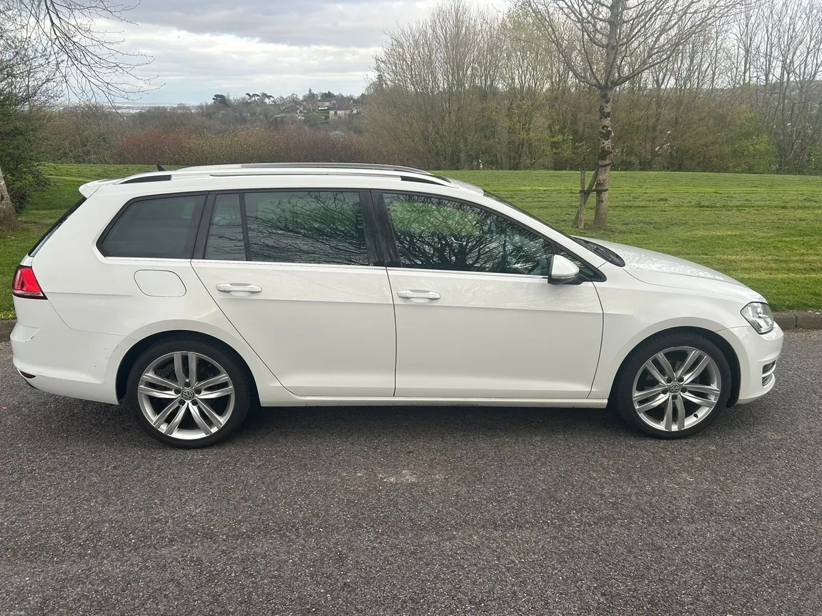 Volkswagen Golf Estate Highline 1.6 TDI Manual - Image 2