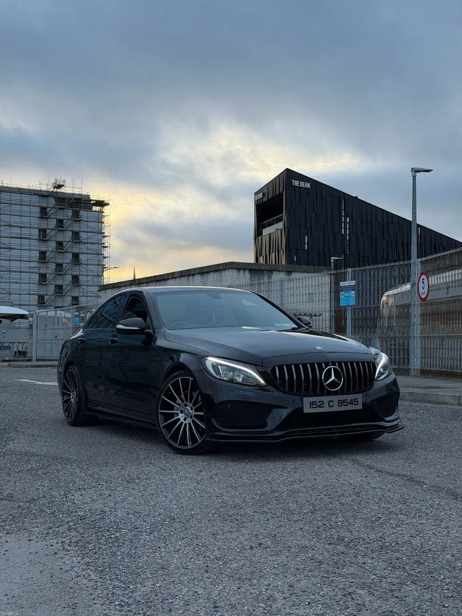 Mercedes c class amg line 220d - Image 1
