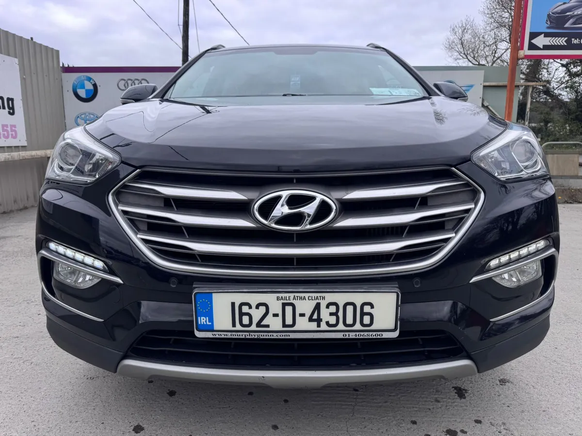162  Hyundai Santa Fe 2.2 CRDi 4WD Executive - Image 3