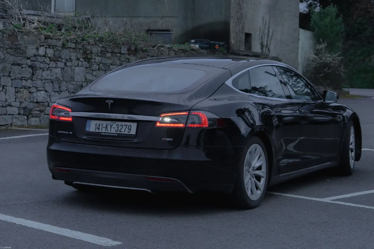 Tesla Model S 2014 P85 Performance - Image 4