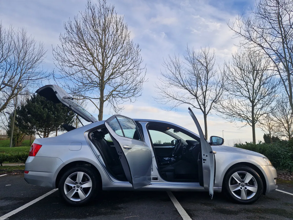 Skoda Octavia Auto, 2/Yr Warranty, Finance, T/BELT - Image 1