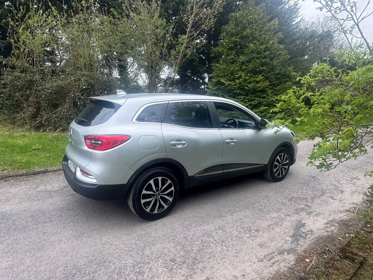 22 Renault Kadjar 1.3TCE AUTOMATIC - Image 2
