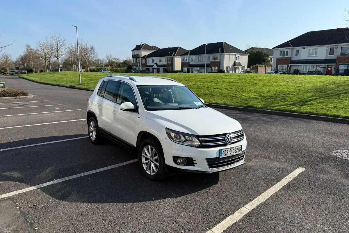 2015 VW Tiguan Lounge | DSG | CarPlay | NCT 2027 - Image 1