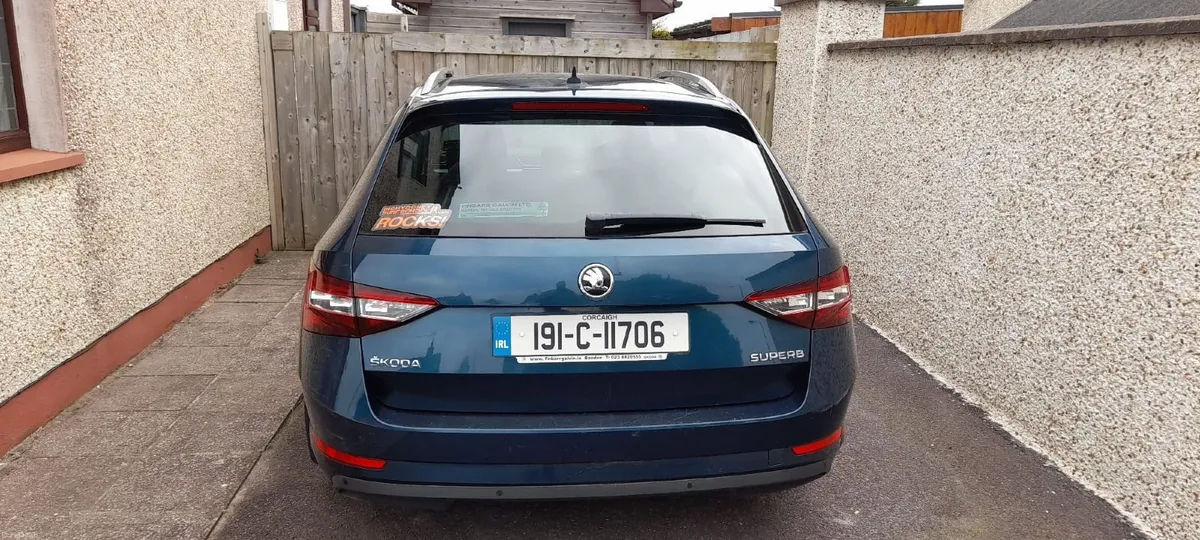Skoda Superb 2019 - Image 2