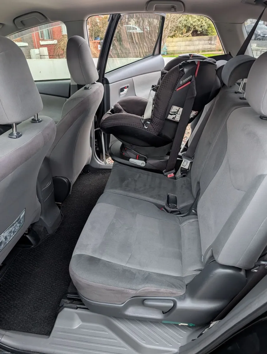 Toyota Prius 2013 - Image 4