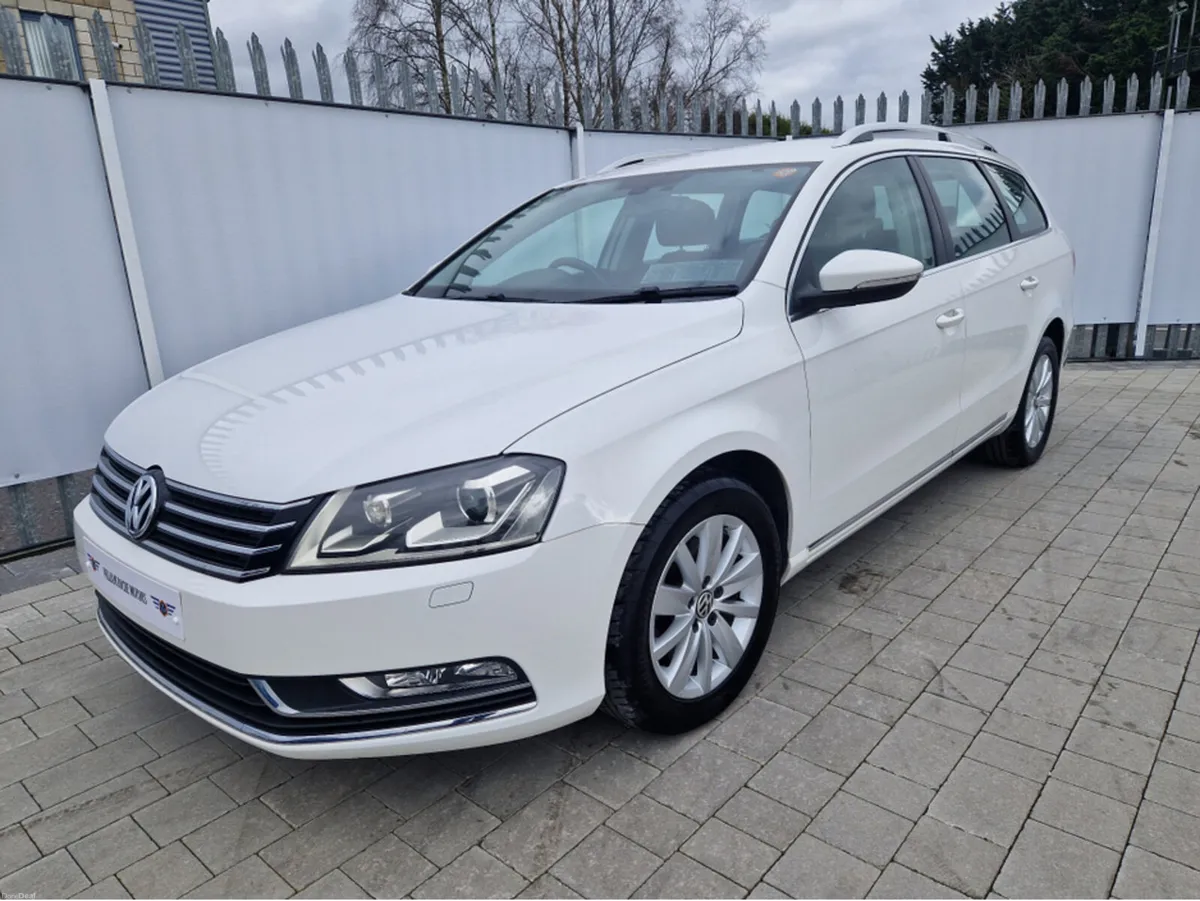 Volkswagen Passat 1.4 PETROL AUTO - Image 4