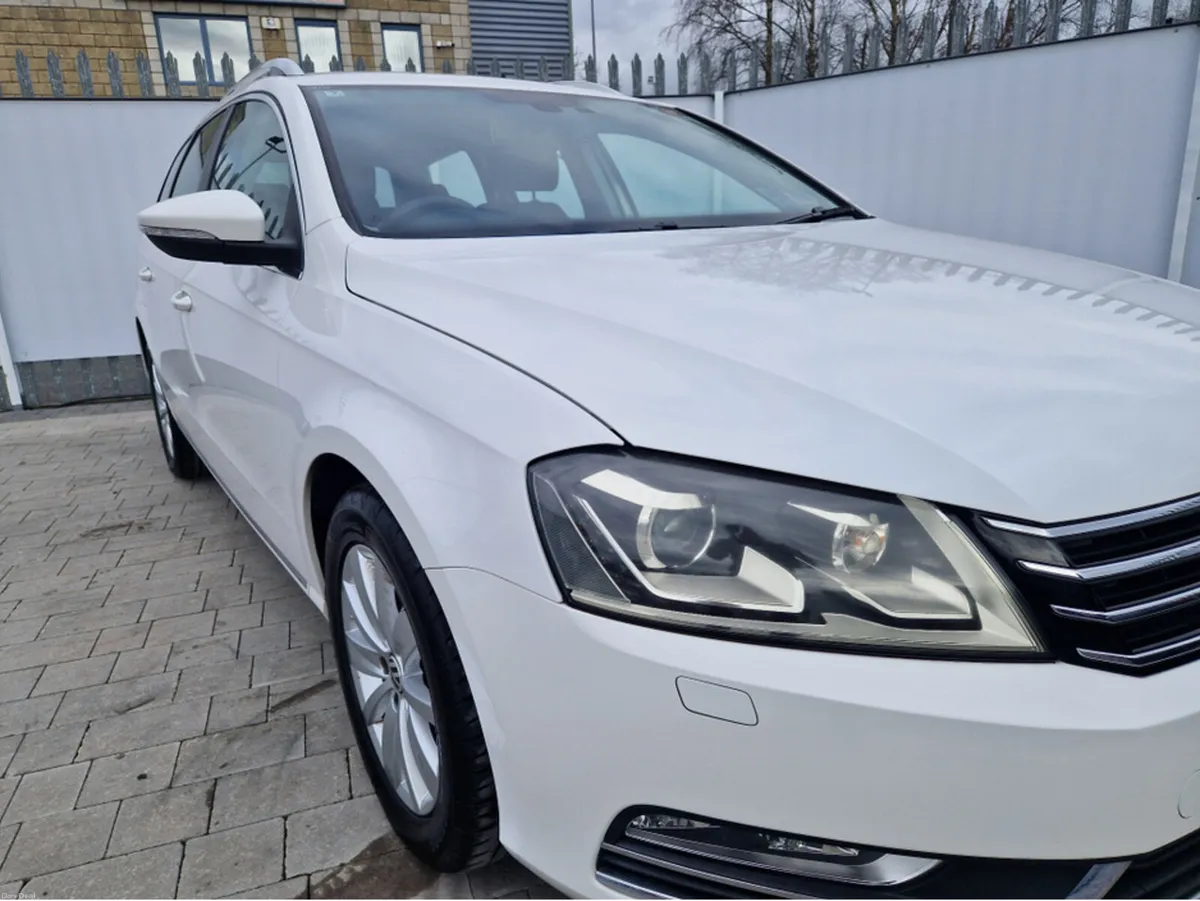 Volkswagen Passat 1.4 PETROL AUTO - Image 2