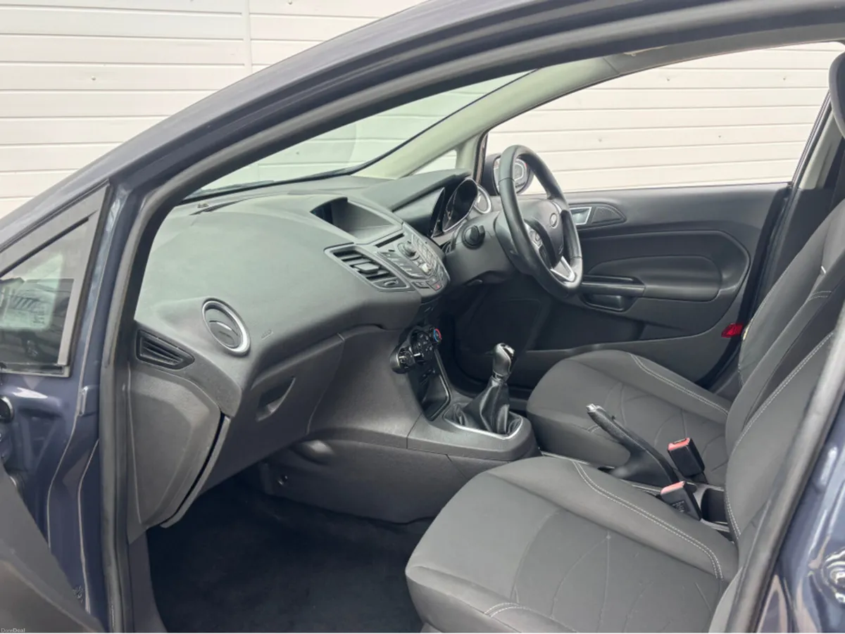 Ford Fiesta ZETEC 1.25 60PS M5 4DR MCA - Image 4