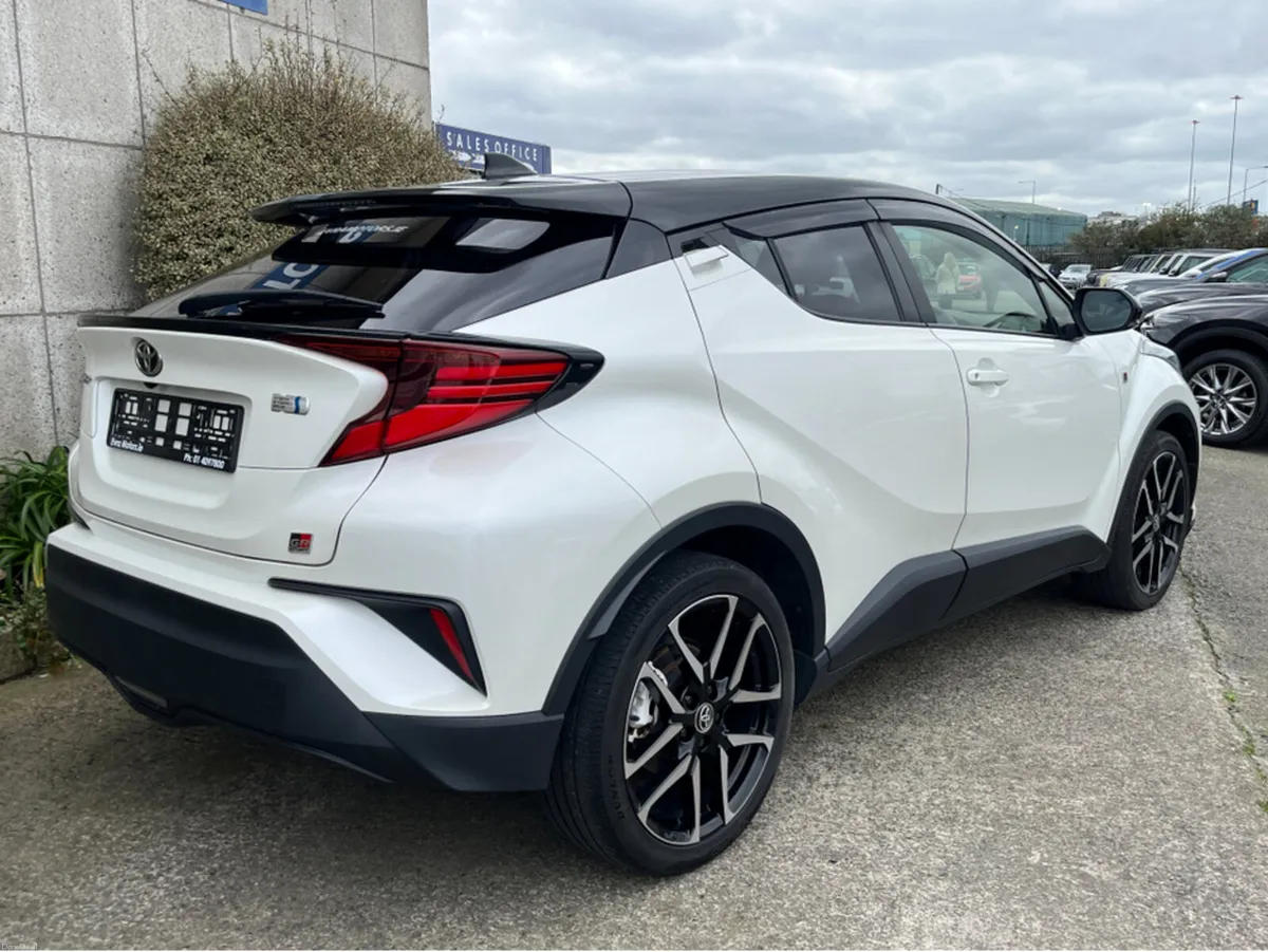 Toyota C-HR GR SPORT AUTOMATIC HYBRID 1.8 PETROL / - Image 3