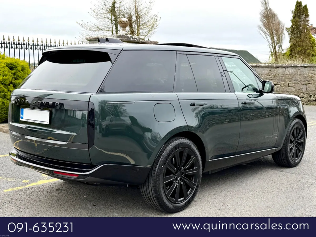Land Rover Range Rover P460e SE AUTO==BLACK PACK== - Image 3