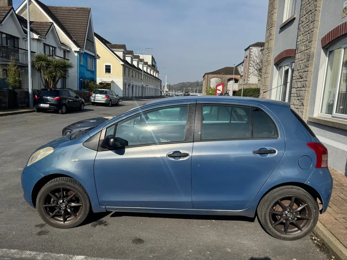 Toyota Yaris 2006 - Image 2