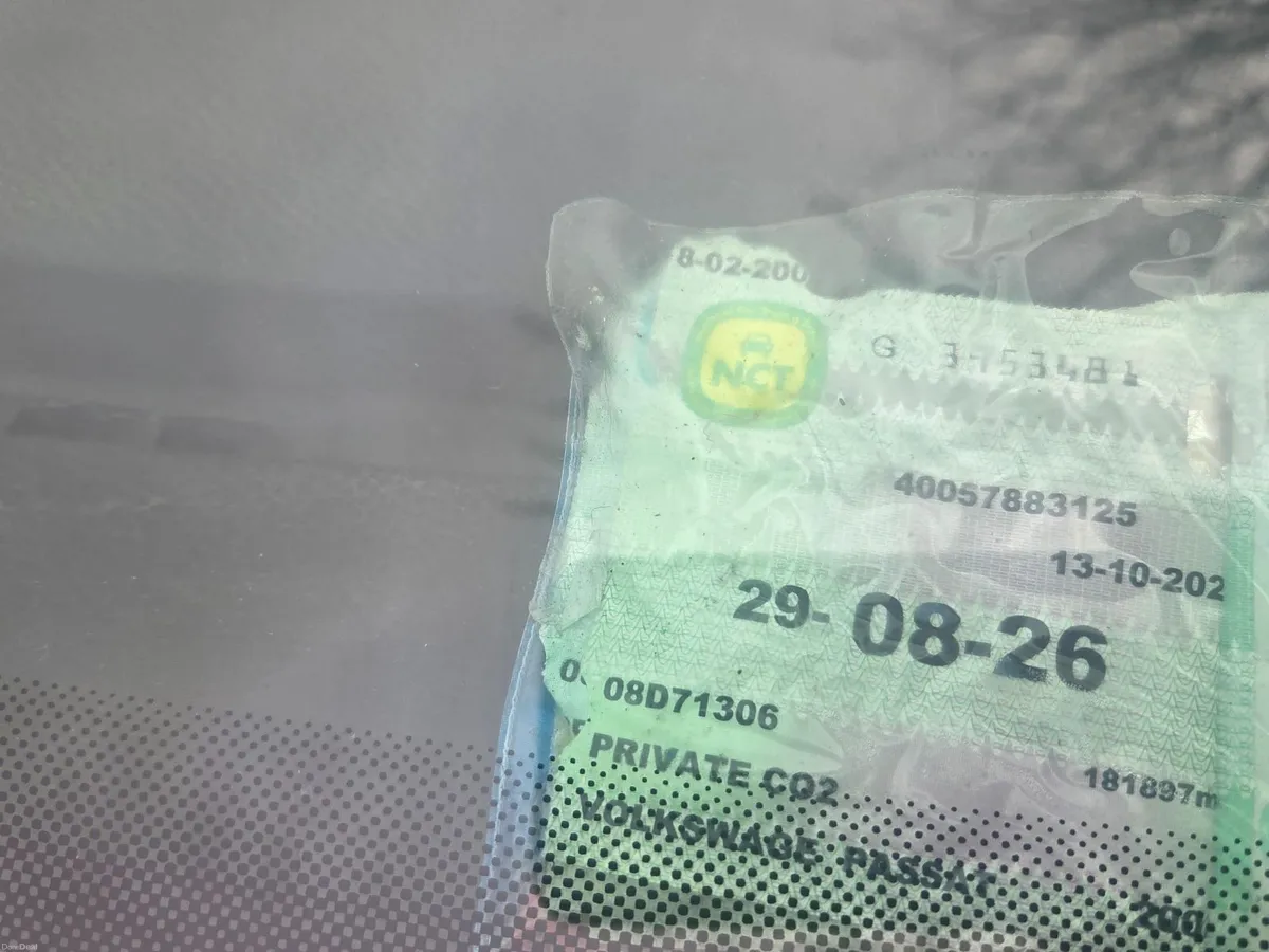 Volkswagen Passat 2008 - Image 2