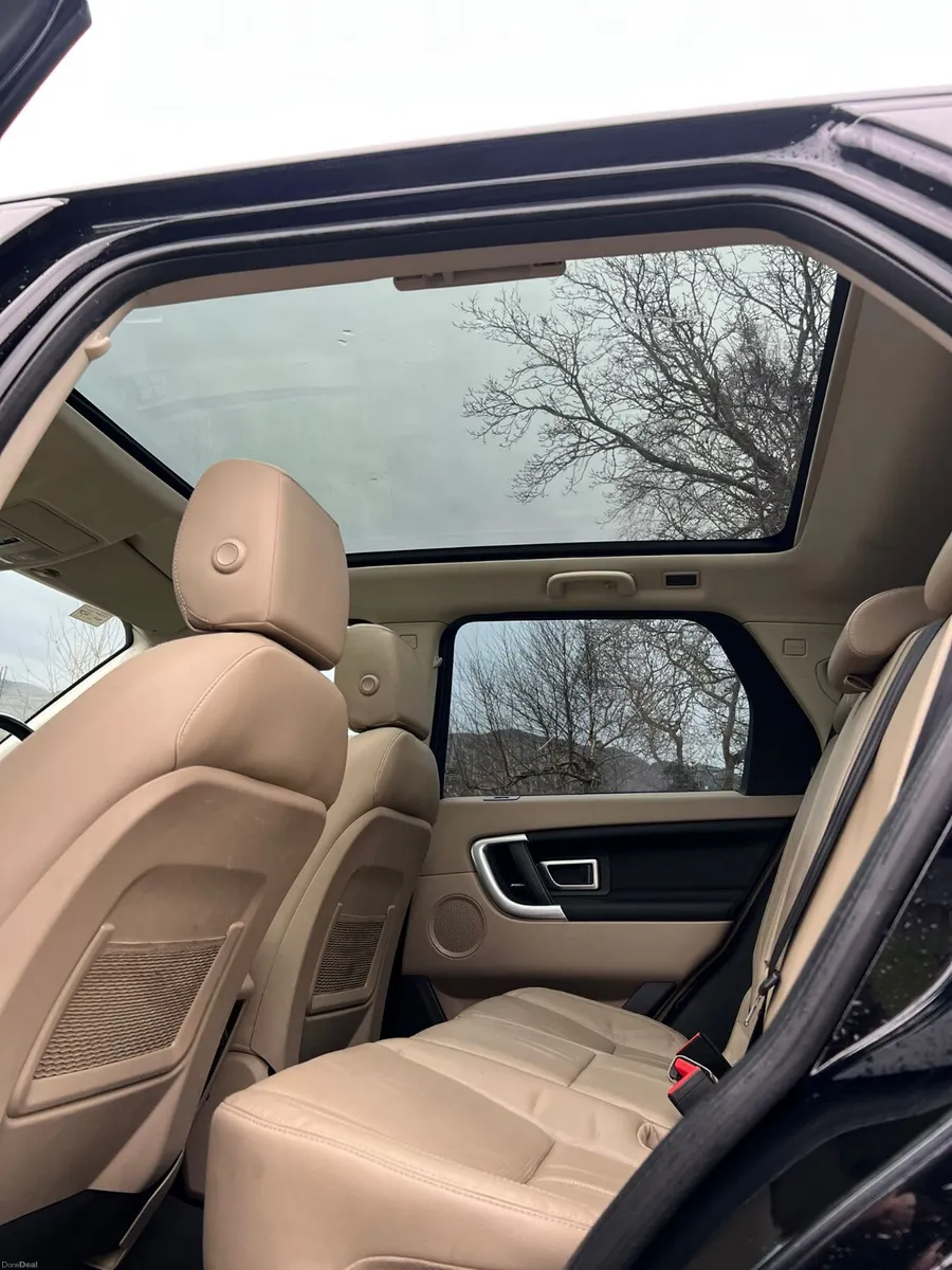 Land Rover Discovery Sport 2018 - Image 4