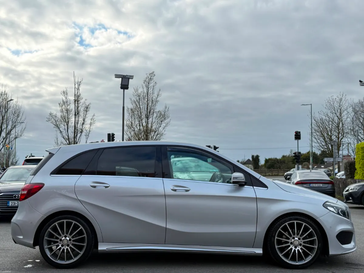 Mercedes-Benz B-Class B180 AMG LINE AUTO *LOW KMS* - Image 4