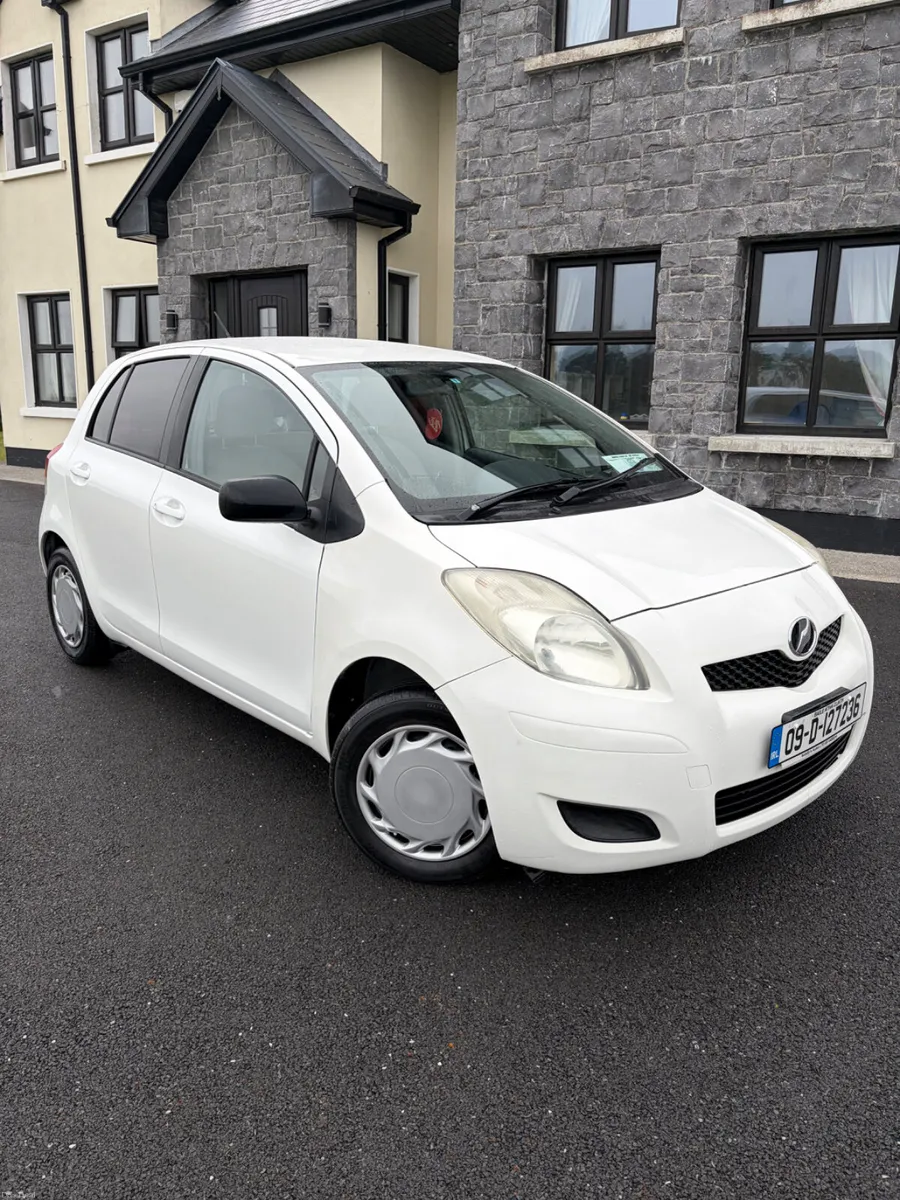 Toyota Vitz 2009 - Image 1