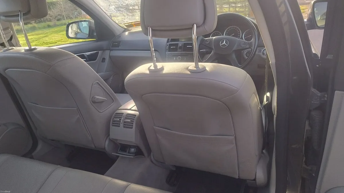 Mercedes-Benz C-Class 2008 - Image 3
