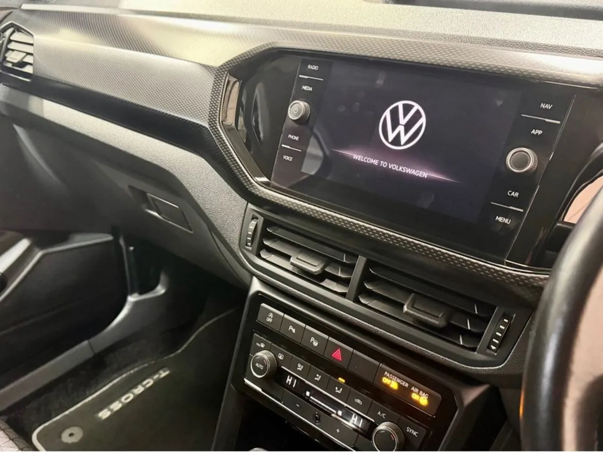Volkswagen T-Cross 1.0 First - Image 4