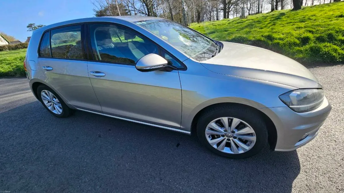 Vehicle details:
2017 VOLKSWAGEN GOLF COMFORTLINE - Image 2
