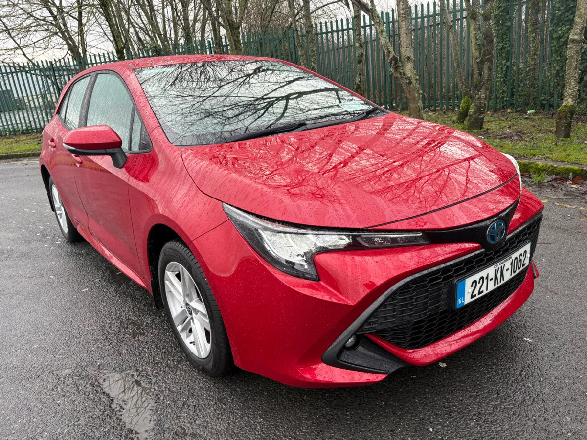 Toyota Corolla 2022 Hybrid - Image 2