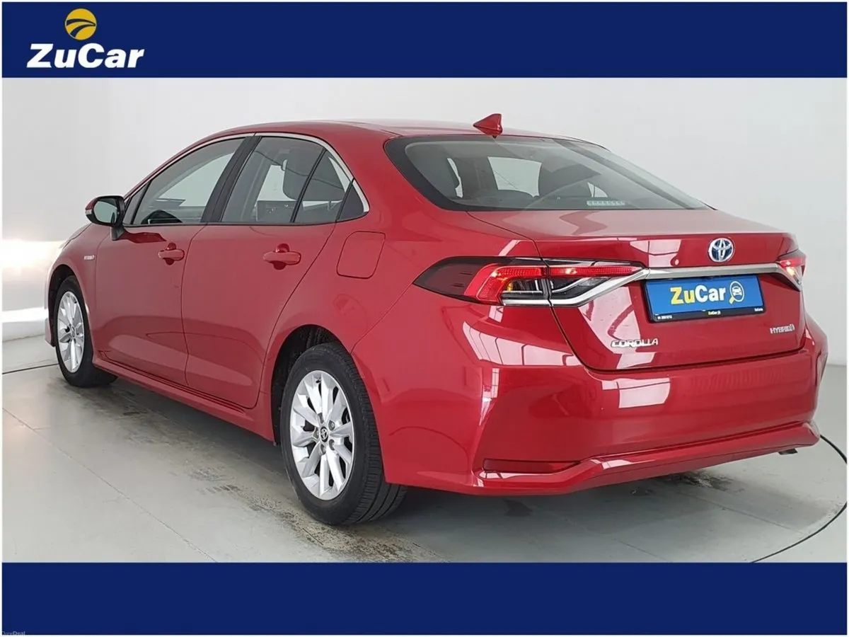 Toyota Corolla 1.8 Hybrid Aura Saloon - Image 4