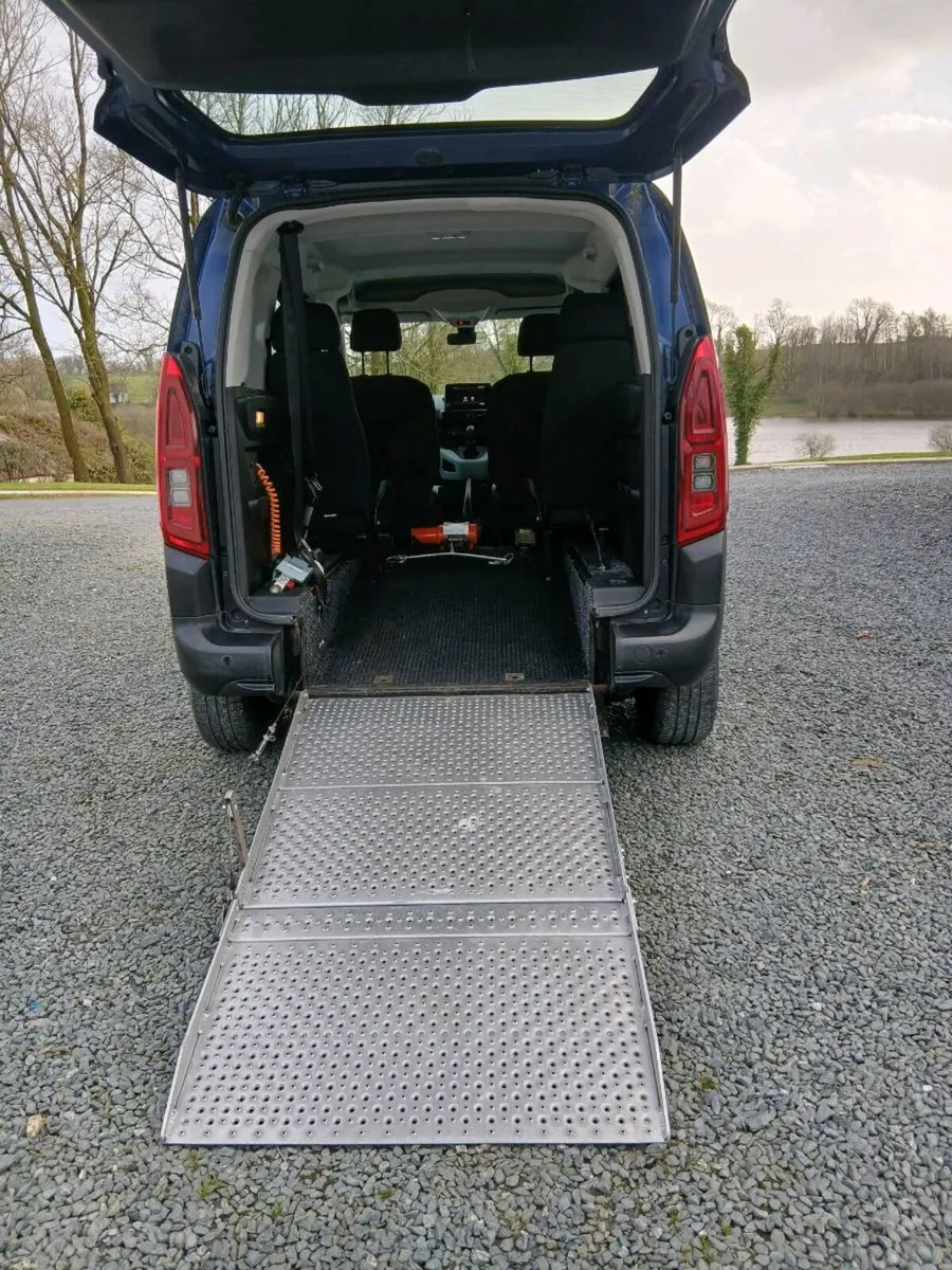 Wheelchair car - Image 4