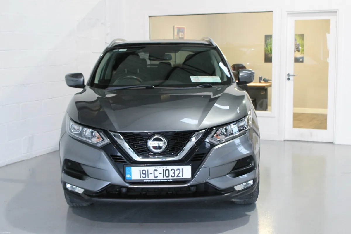 Nissan Qashqai 2019 SV Premium Low Kms FSH - Image 3