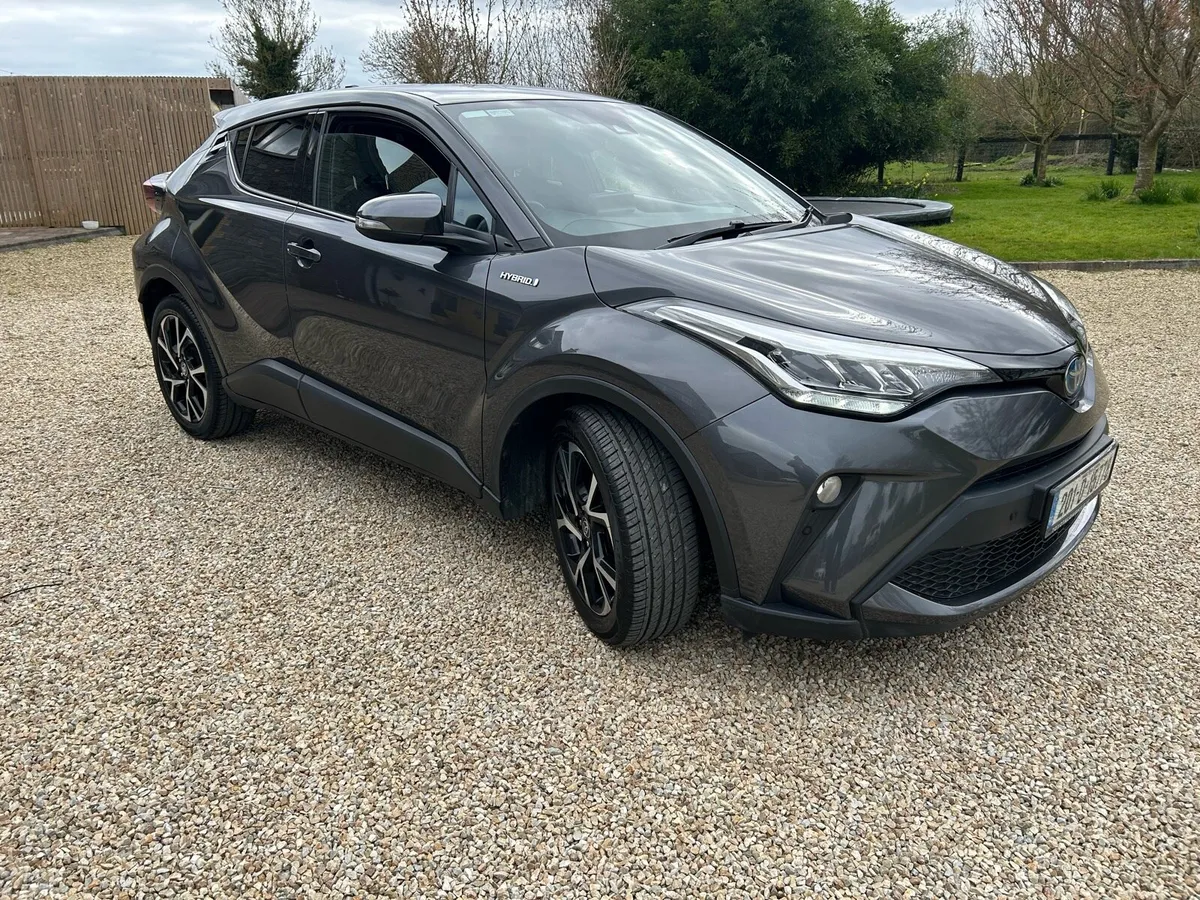 Toyota CHR 1.8 Hybrid Sport Low Milage - Image 2