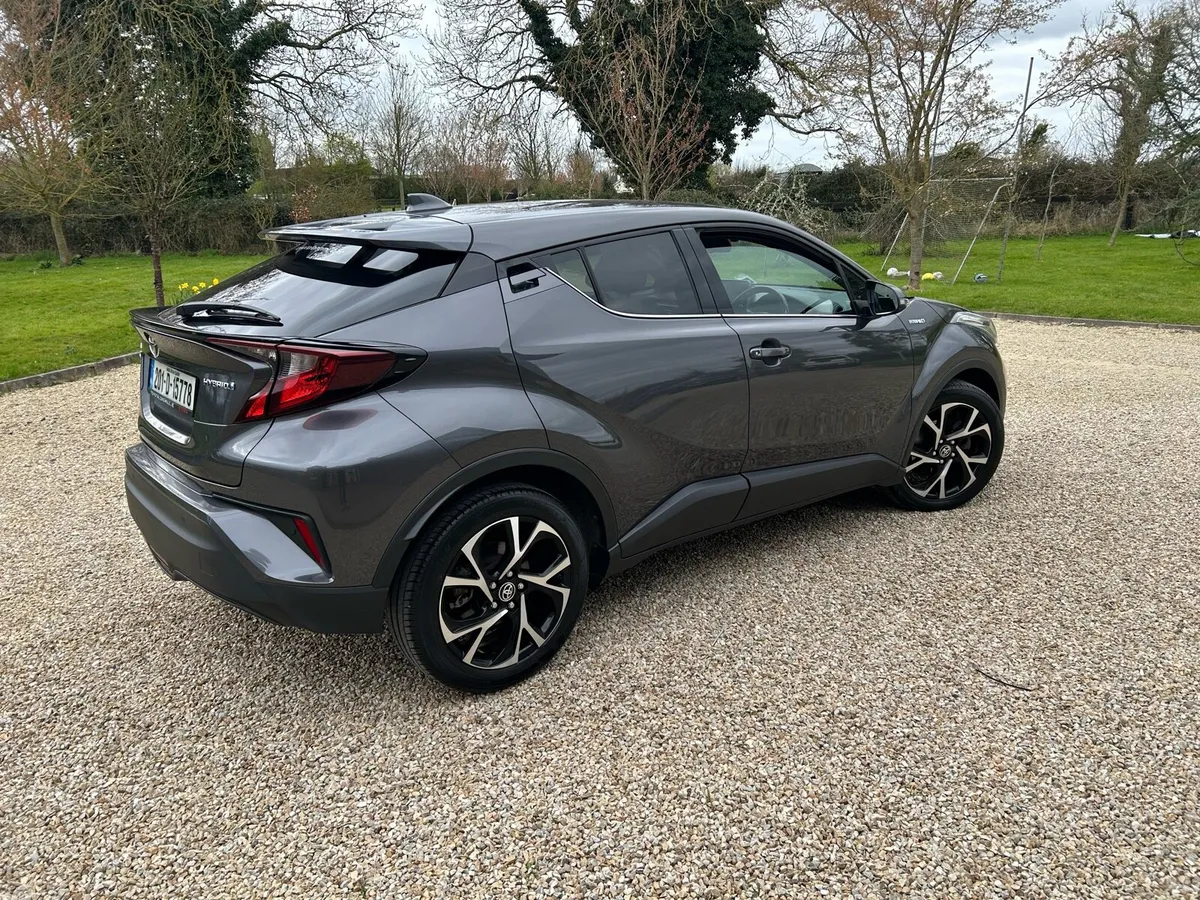 Toyota CHR 1.8 Hybrid Sport Low Milage - Image 4