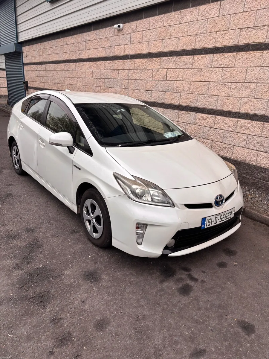 Toyota Prius 2015 - Image 1
