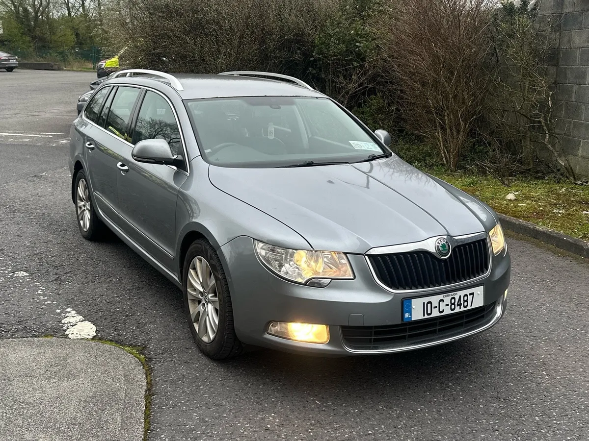 Skoda Superb estate 2010 - Image 1