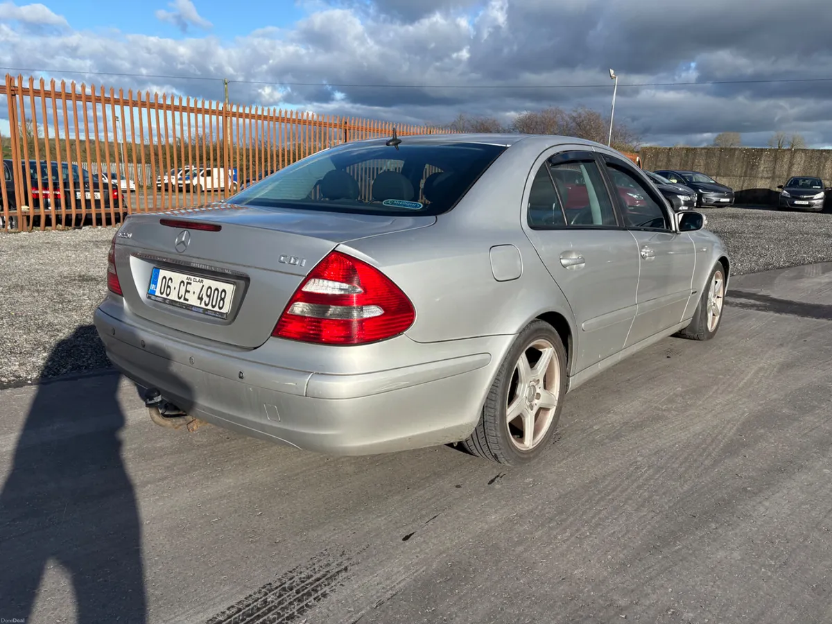 2006 MERCEDES E220 AUTO - Image 3