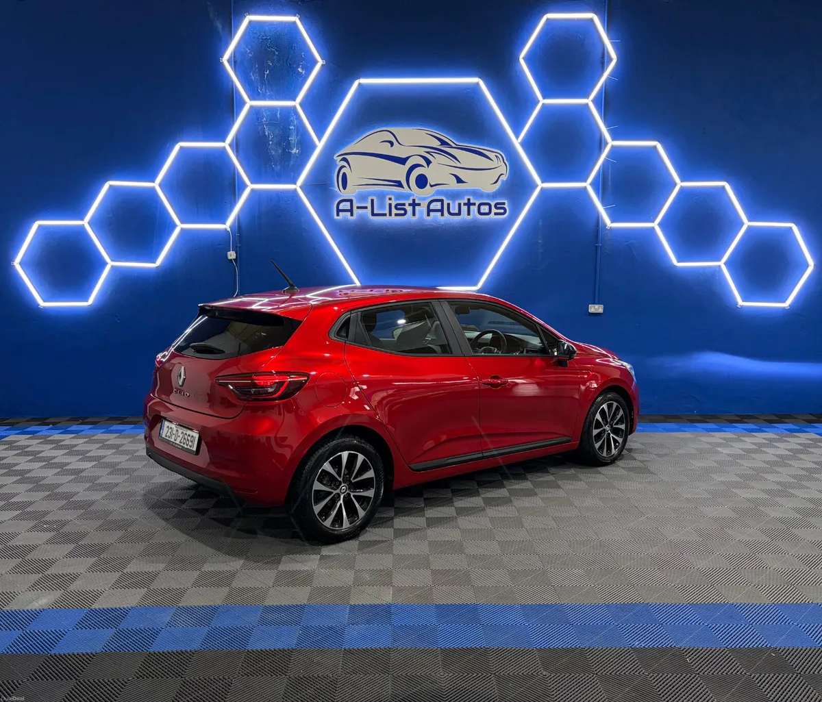 Renault Clio 1.0 Equilibre / FINANCE AVAILABLE - Image 3