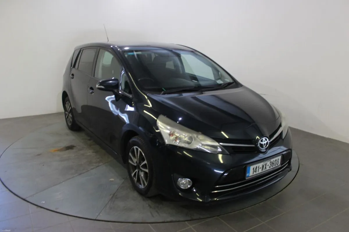 Toyota Verso 1.6 D-4D 112bhp Aura (7 seater) - TEN - Image 1