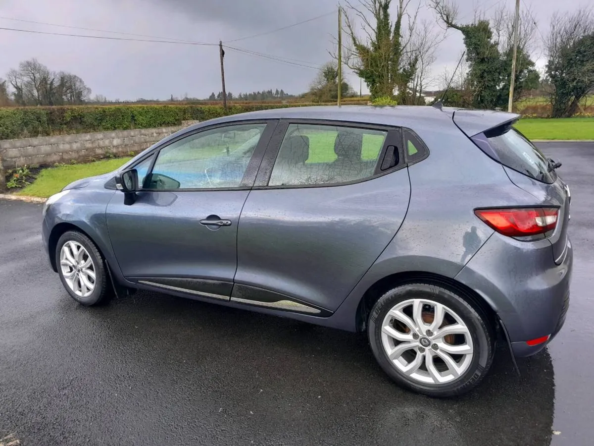 2018 Renault Clio. - Image 2