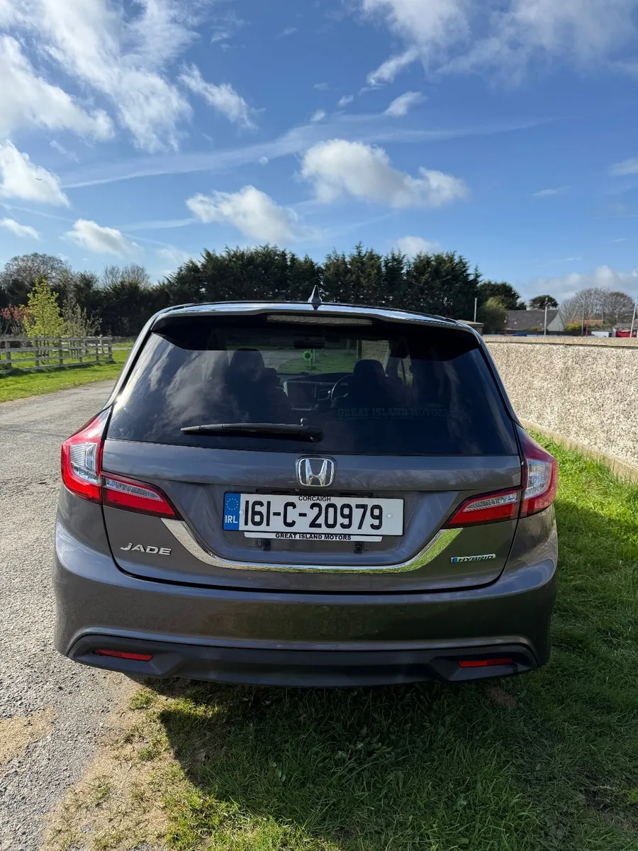 Honda Jade 2016 Sport universal HYBRID - Image 3