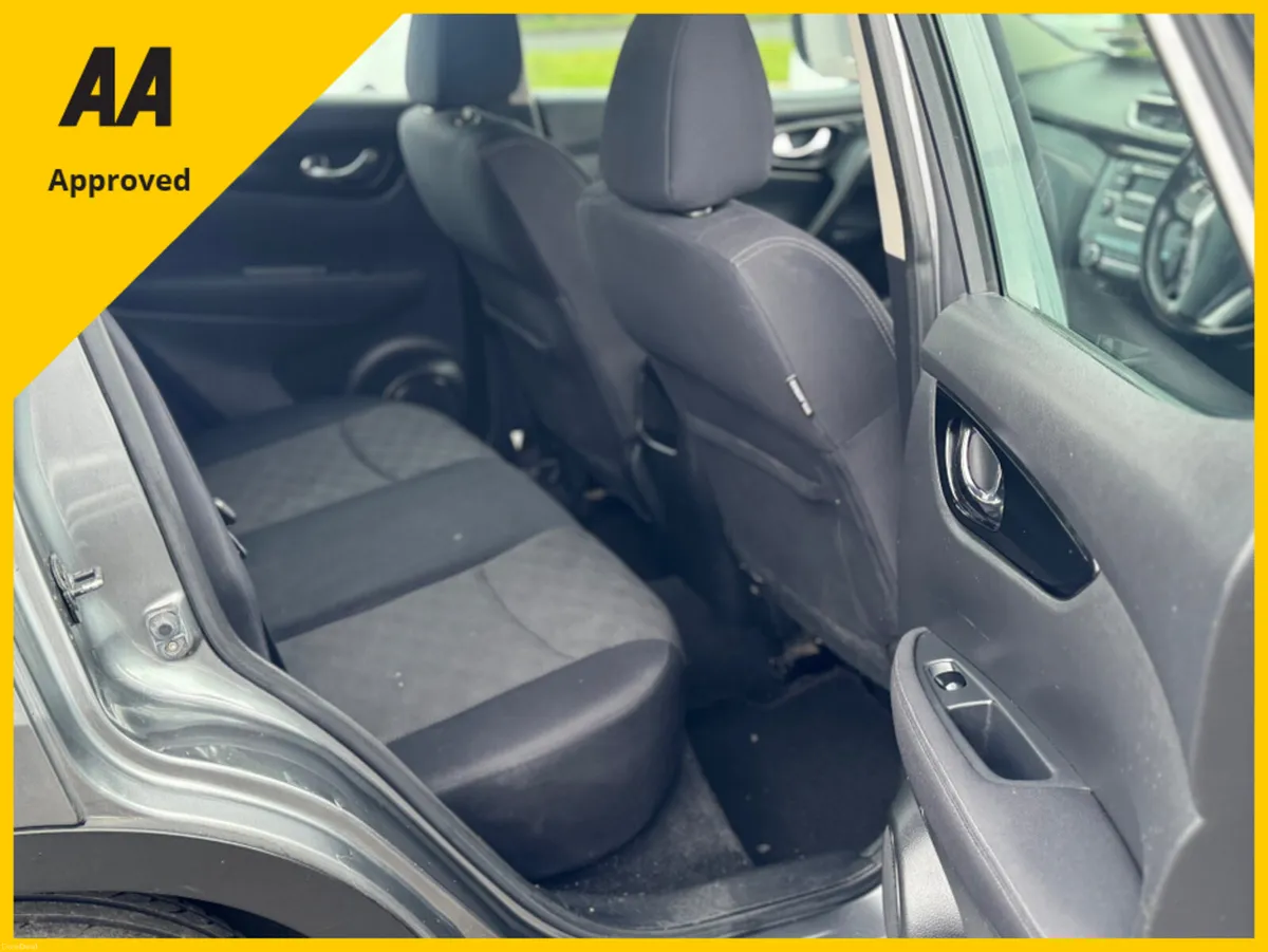 Nissan Qashqai 1.5 DSL SV 4DR - Image 4