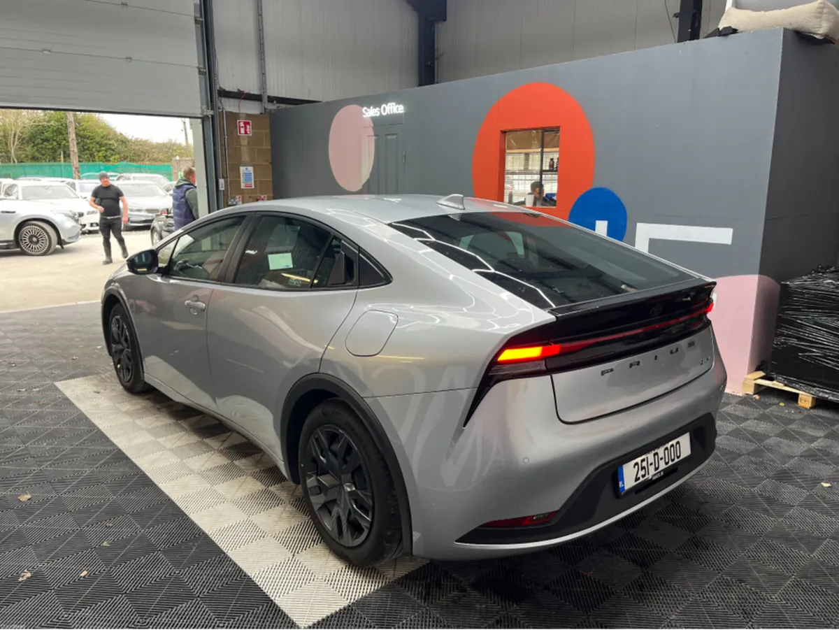 Toyota Prius €33950 2025 TOYOTA PRIUS X 1.8 AUTOMA - Image 4