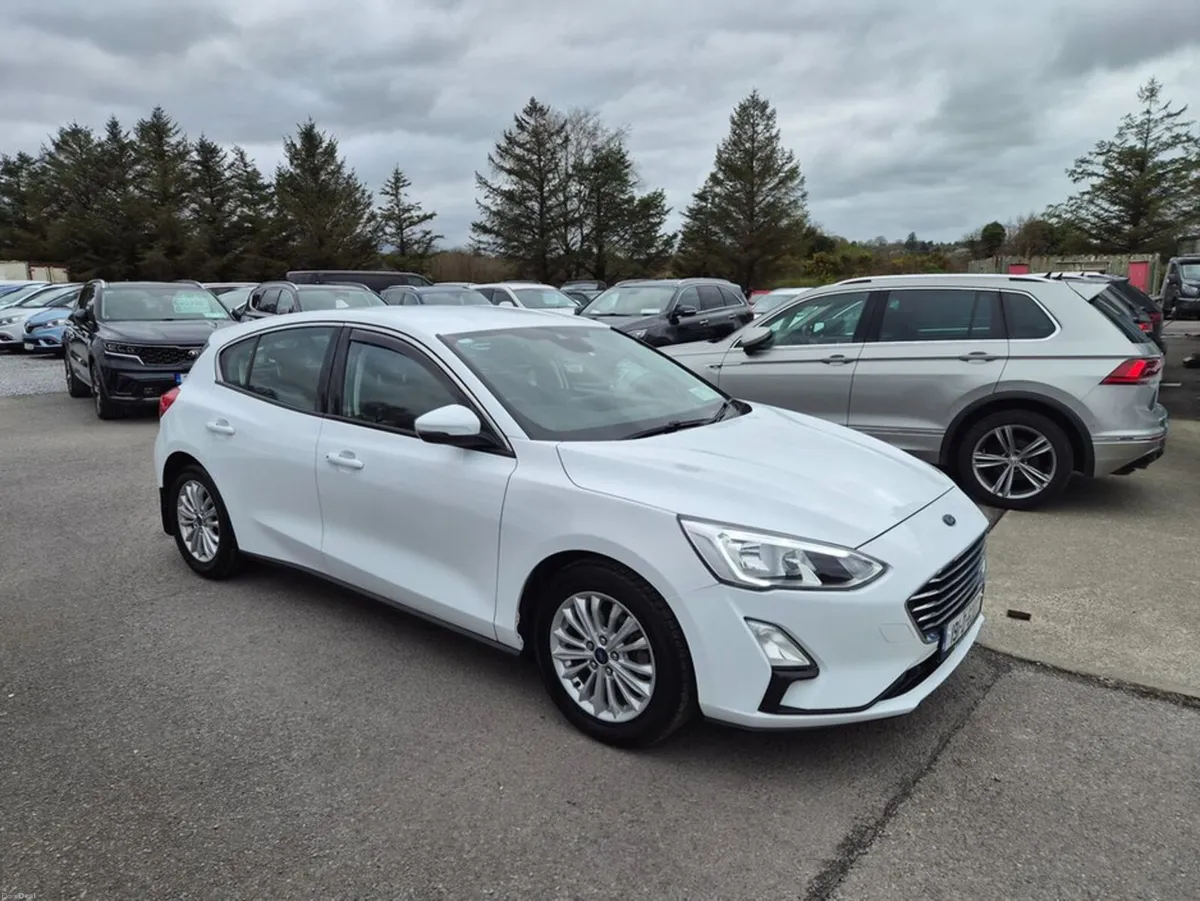Ford Focus Titanium 5DR 1.0 Ecoboost 125 - Image 1