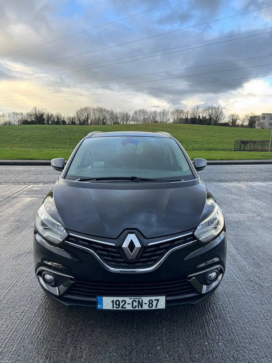 2019 Renault Grand Scenic Signature | High Spec - Image 2